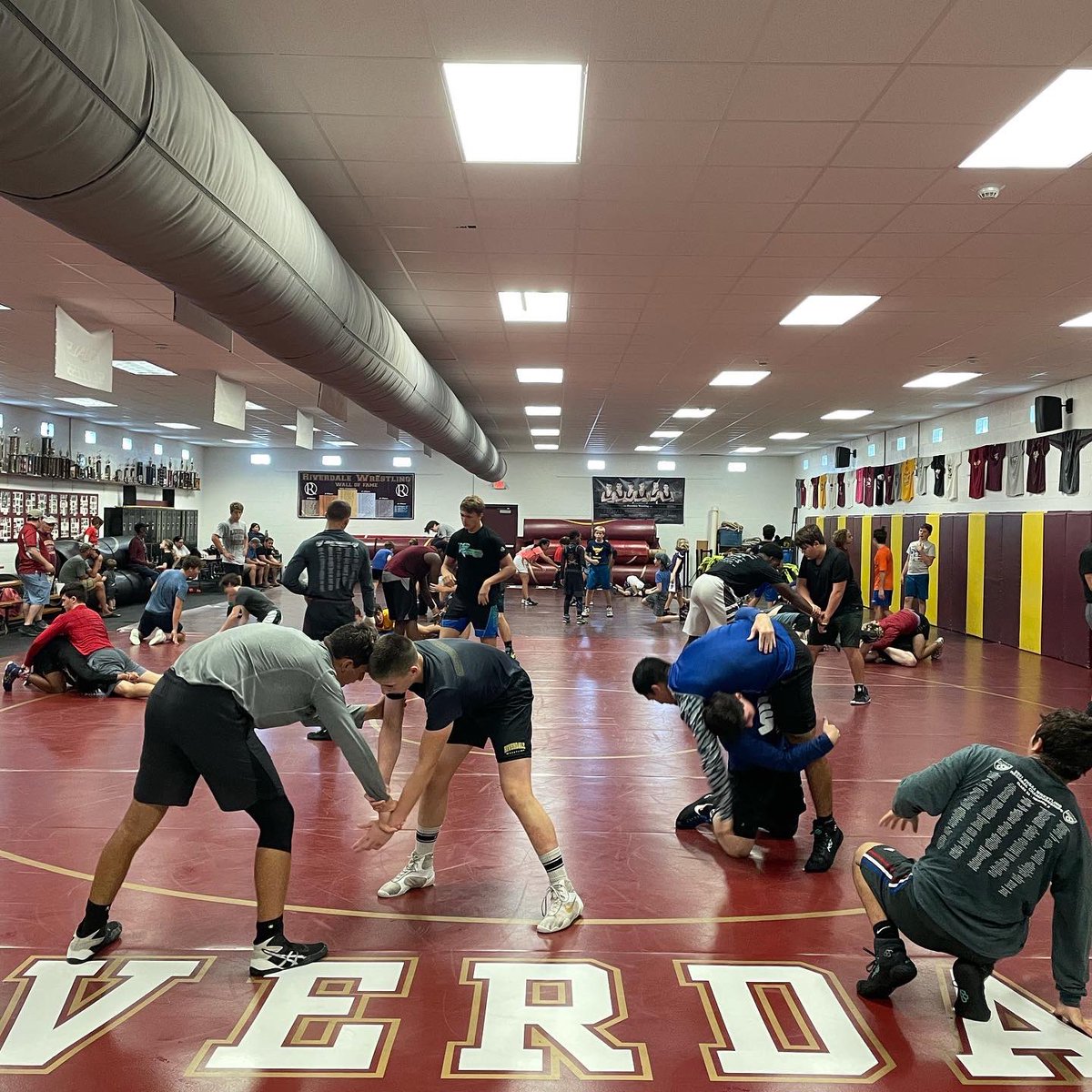TeamRiverdale's tweet photo. Thanks to @FandMWrestling Head Wrestling Coach Mike Rogers for putting on a top notch clinic! Everyone got a little better and had some fun! #wrestling #swfl #practice #hardwork #floridawrestling #goraiders #teamriverdale https://t.co/Tt4h8QTR9J