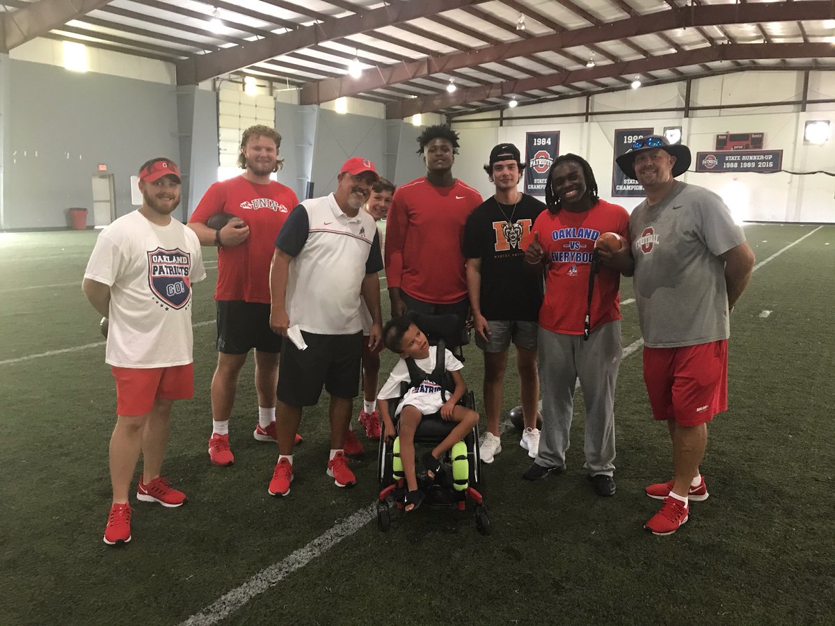 area16sotn's tweet photo. 1stfootballClinic!#success
Thanks @OHSPatsFootball  @CoachCreasy_OHS @coachdobbs78 &amp; OHS Players (past &amp; present) made for an unforgettable day on the big helmet! https://t.co/Y4f7n26ymw