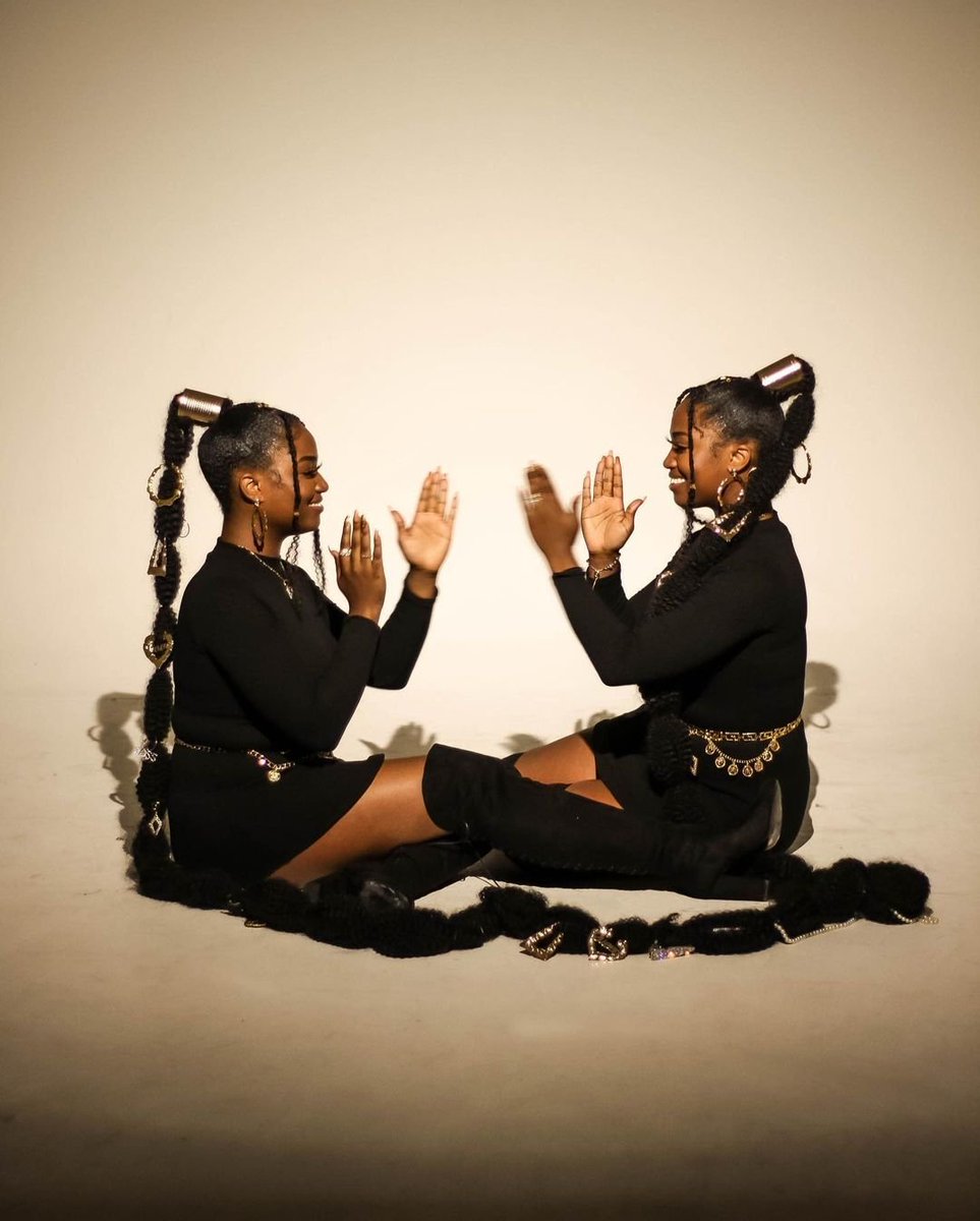 NoirNarrative's tweet photo. ⁣Photo @suburbanbayou 
⁣Models @theflingtwins 
⁣⁣
#TheNoirNarrative https://t.co/GcXCcgSRV5