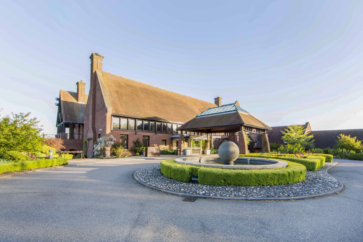 GolfInKent's tweet image. Final reminder... There's just a few hours left to enter our competition! 💥 

Don't miss out on your chance to play three of England's greatest championship golf courses!

Enter here: bit.ly/3i75uao

📷 @LondonGolfClub