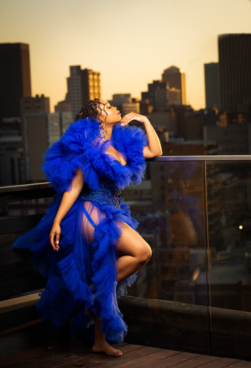 BontleModiselle's tweet image. Look 2
Styled by: @advicebykgosilesego 
Dress: @willetdesignscouture 
Shoes: @europaart 
Make-up: @makeupbyzodwa 
Hair: @kudatot_hair 
Photography &amp;amp; edit: @ok_majozi 

#SAMA27