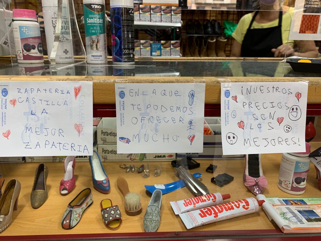 CastillaZapa's tweet image. 👞 Nuevos carteles publicitarios en Zapatería Castilla 😍 Los niños siempre dicen la verdad 😜