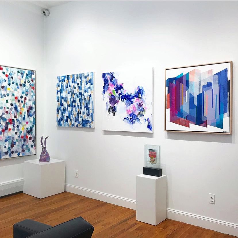 Beautiful blue vibes at fantastic @LilacGallery New York! Summer Tide painting (centre) looking good on display in the gallery 🇺🇸💙💚💗🤍🌟
#newyorkgallery #artexhibition #interiordesigner #newyork #artgallery #artist #art #weekendvibes #abstractart #contemporaryart