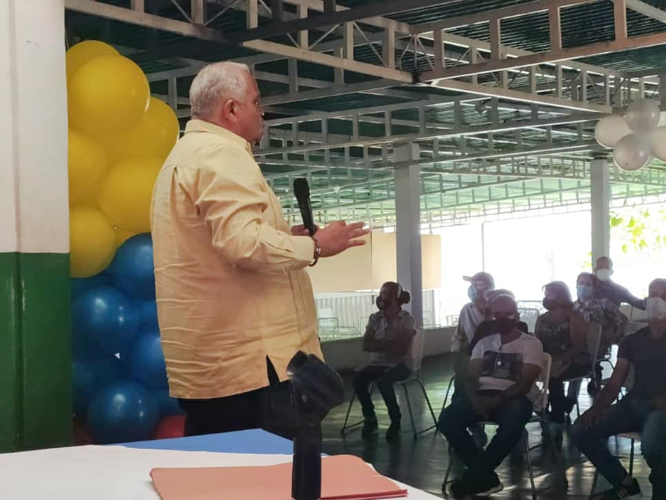 Jarturomolina1's tweet photo. #Hoy #31Jul acompañé en el #Maelecad del Municipio #Michelena rumbo a la reelección de la gobernadora @laidygomezf y de Israel Escalante para la Alcaldía.
Nuestra #MaquinariaAdeca sigue fortaleciéndose, preparándose para las próximas #MegaElecciones
#ADVive
#LosBuenosSomosMás https://t.co/JohMbCqHh6