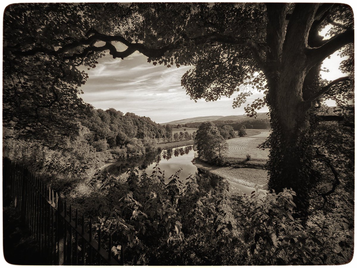 Lovely to have this view, just a few minutes walk from our new home. #kirkbylonsdale #ruskinsview @PictureCumbria @LakeDistrictPR @kirkbylonsdale @NotJustLakes @CumbriaLifeMag @CumbriaCrack