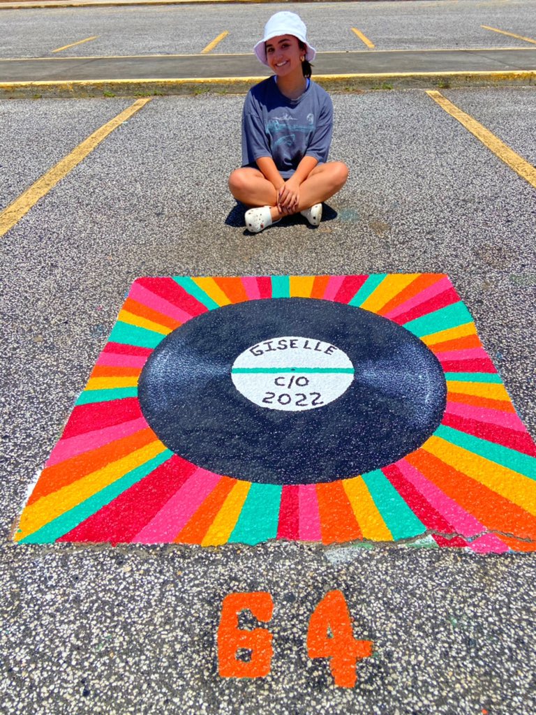 gisellegutz's tweet photo. i painted my senior spot today.... i don’t like growing up :/ https://t.co/ShvAM5rEI8