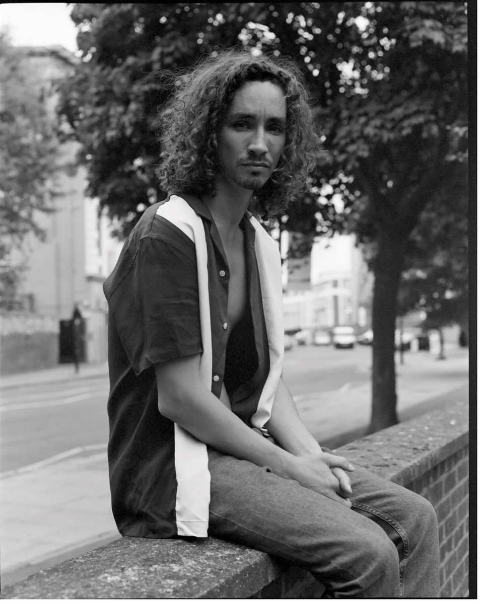 TheSheehab's tweet photo. ‘Mostly, people are magic.And we need each other’ Robert Sheehan talking to 1883 Magazine about his thoughts on ‘lockdown’. Also why he thought Season 2 of The Umbrella Academy outdid Season 1 &amp; how he preferred his S2 performance. https://t.co/7l06QCXzOB pics©️Alexander Beer https://t.co/ba0w1Nw8Pz