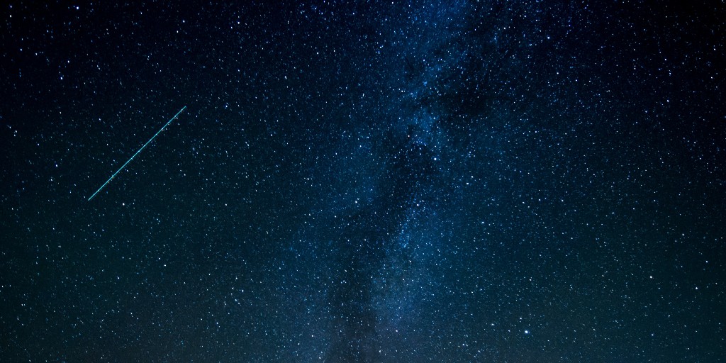 NEXT WEDNESDAY: Shooting Stars Home Learners Webinar for ages 7-11 (all are welcome)! ☄️

Join the team from the H.R. MacMillan Space Centre and learn what makes these streaks of light in the night sky, and how to spot and identify them. 

For more info: spacecentre.ca/online-events