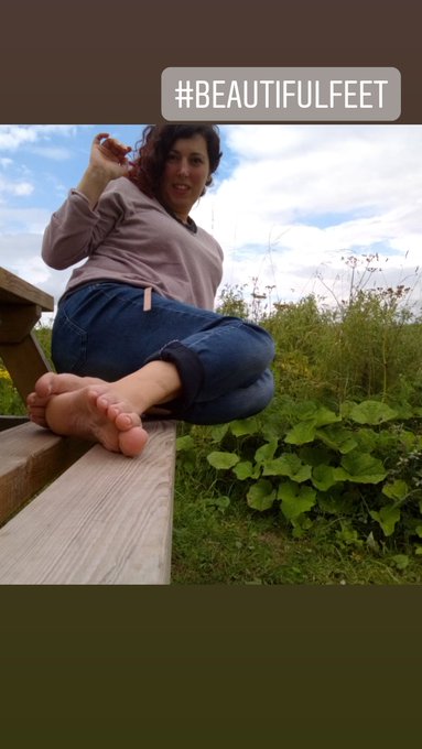 #beautifulfeet #FlashingGirl #flashing https://t.co/7Lahx9CLdb<a href="/tag/beautifulfeet"class="tags">#beautifulfeet</a><a href="/tag/flashinggirl"class="tags">#FlashingGirl</a><a href="/tag/flashing"class="tags">#flashing</a>