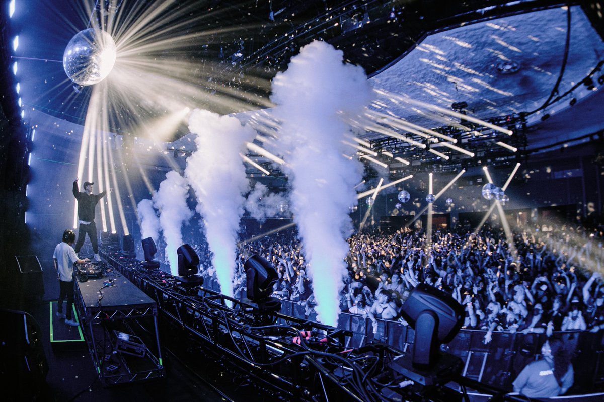 ARMNHMR's tweet photo. Can’t believe it. Last night we played in front of 3600+ people and sold out the venue we always dreamed about playing in. To the city of Los Angeles — thank you for believing in your boys. 💙 https://t.co/Q7IpQsgthl