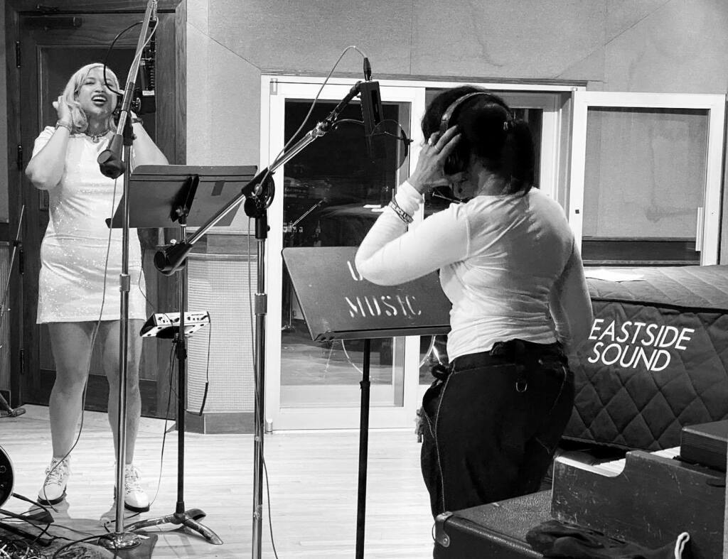 MarcUrselli's tweet photo. Nona in the house! Today continuing work with Chicago-based female rock artist #BlakeRed @blakeredrocks doing a duet with the amazing #NonaHendryx @nonahendryx of the #Labelles - this is my third time working with Nona (last time we did the #CaptainBeefh… https://t.co/hIj6EvcEiT https://t.co/YxDP6LsVjx