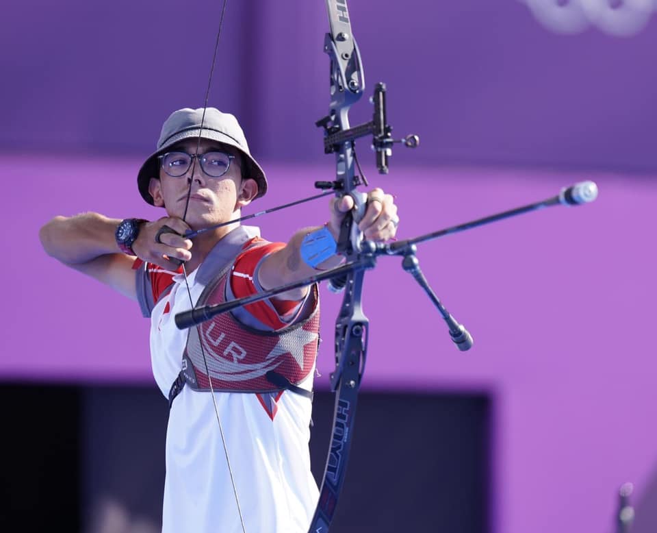 MİLLİ OKÇUMUZ METE GAZOZ İLK OLİMPİYAT ALTIN MADALYAMIZI KAZANDI. BU GURURU BİZE YAŞATTIĞI İÇİN KENDİSİNİ KUTLAR, BAŞARILARININ DEVAMINI DİLERİZ
