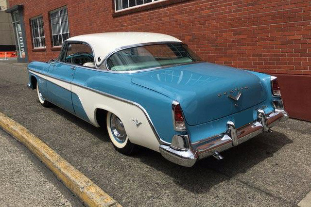 Mercomatic's tweet photo. 1955 DeSoto #FireFlite #Sportsman 2-Dr HT; 291 cid #Hemi V-8, 4 bbl, 200 hp; Dash mounted 2-speed #Powerflite. DeSoto’s premium model offered the “Color Sweep” two-tone effect and leather-trimmed interior (in Sportsman hardtops) as standard. First year for the "Forward Look". https://t.co/MQPDpiDlmJ