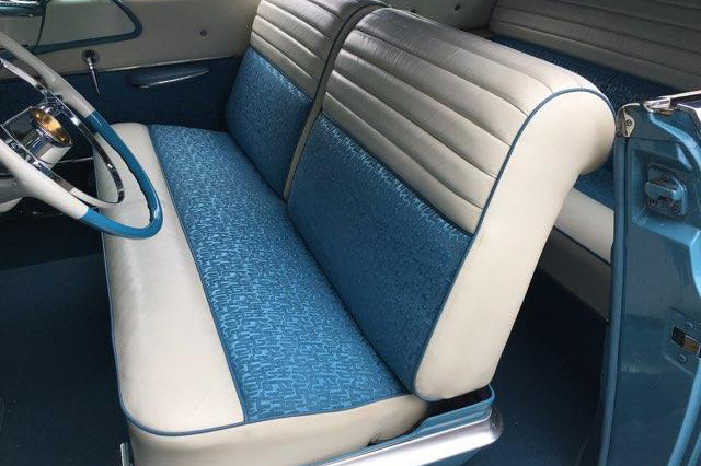 Mercomatic's tweet photo. 1955 DeSoto #FireFlite #Sportsman 2-Dr HT; 291 cid #Hemi V-8, 4 bbl, 200 hp; Dash mounted 2-speed #Powerflite. DeSoto’s premium model offered the “Color Sweep” two-tone effect and leather-trimmed interior (in Sportsman hardtops) as standard. First year for the "Forward Look". https://t.co/MQPDpiDlmJ