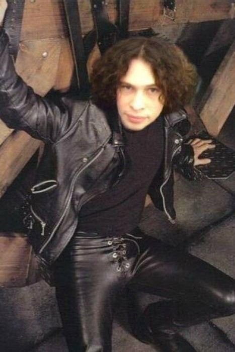 i love it when he