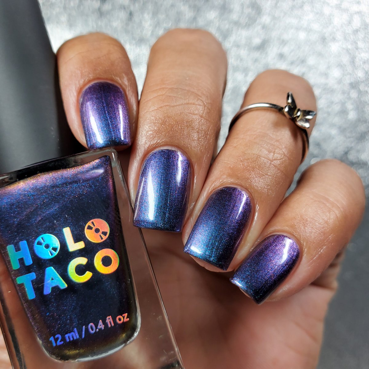 holotaco's tweet photo. When you hear an old tune & that feeling comes rushing backโฆ itโs Way Back Chrome! ๐๐ต Dip into supercar nostalgia with a blend of 5 different multichrome polishes ๐๐
๐ Shop Remix ๐
https://t.co/N6gqBH1VWZ
๐ท: a_painted_queen
#waybackchrome #holotacoremix #holotaco ๐ฟ๐ฎ https://t.co/uWJgC1s4wO