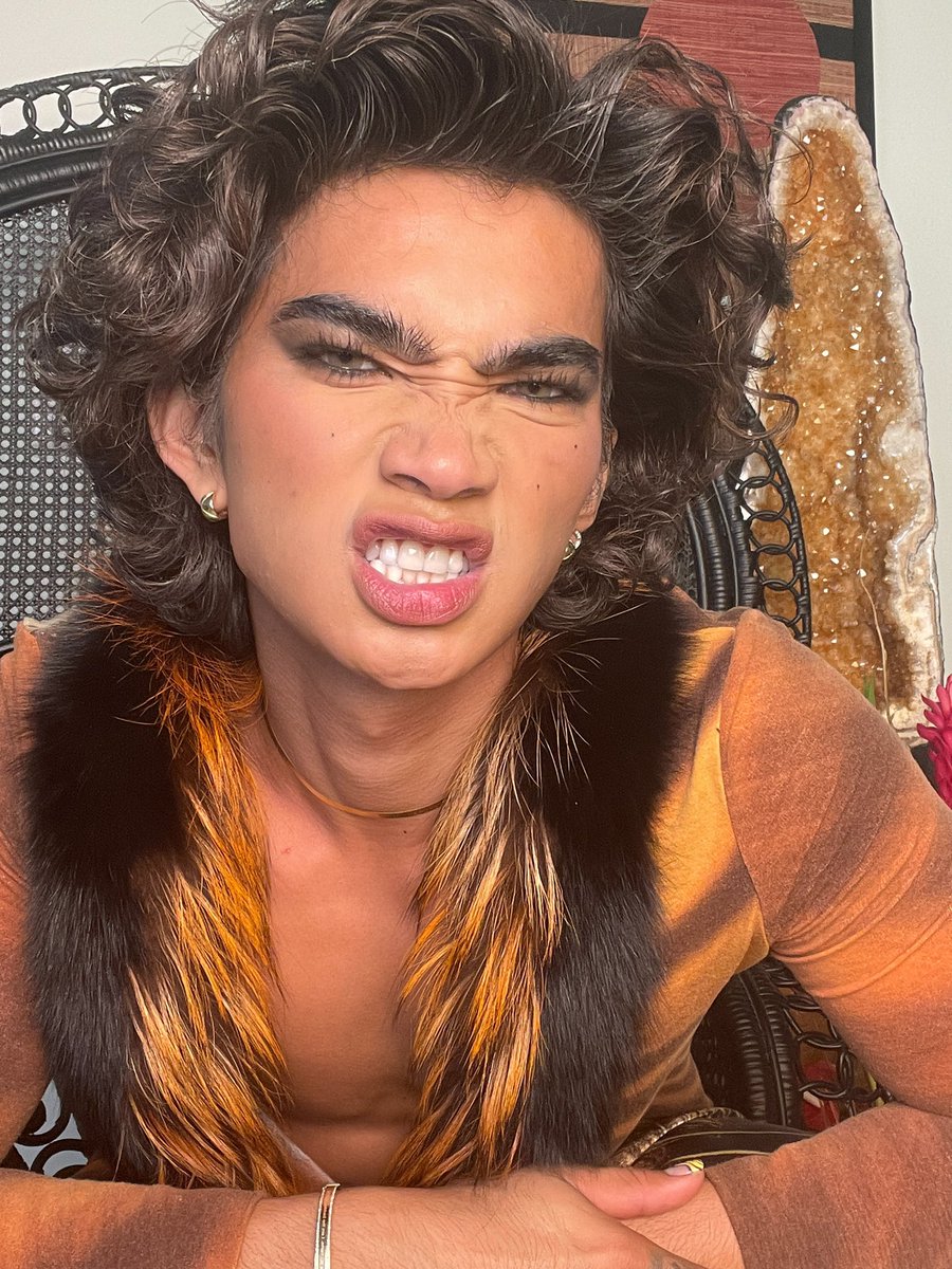 bretmanrock's tweet photo. This is 23  🧡🖤 https://t.co/p012ZM7g4B