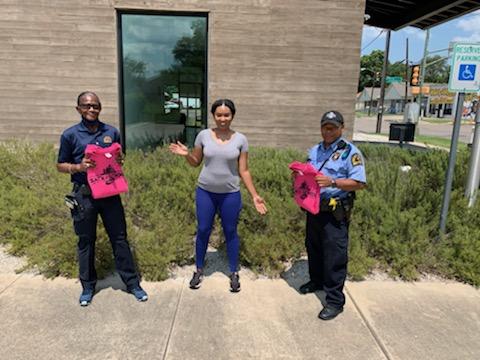 EPDPD_Outreach's tweet photo. Jubilee Park Storefront &amp; Mayor's Office host 1st Mayor's Back To School Volunteer Safety &amp; T-shirt Distribution #sowingthegoodseed @DPDChiefGarcia @AShawDPD @chiefizzy @DPDAnderson @DPDSalas @DPDJubileePark @bdwilsondpd https://t.co/r4GZEa3luj