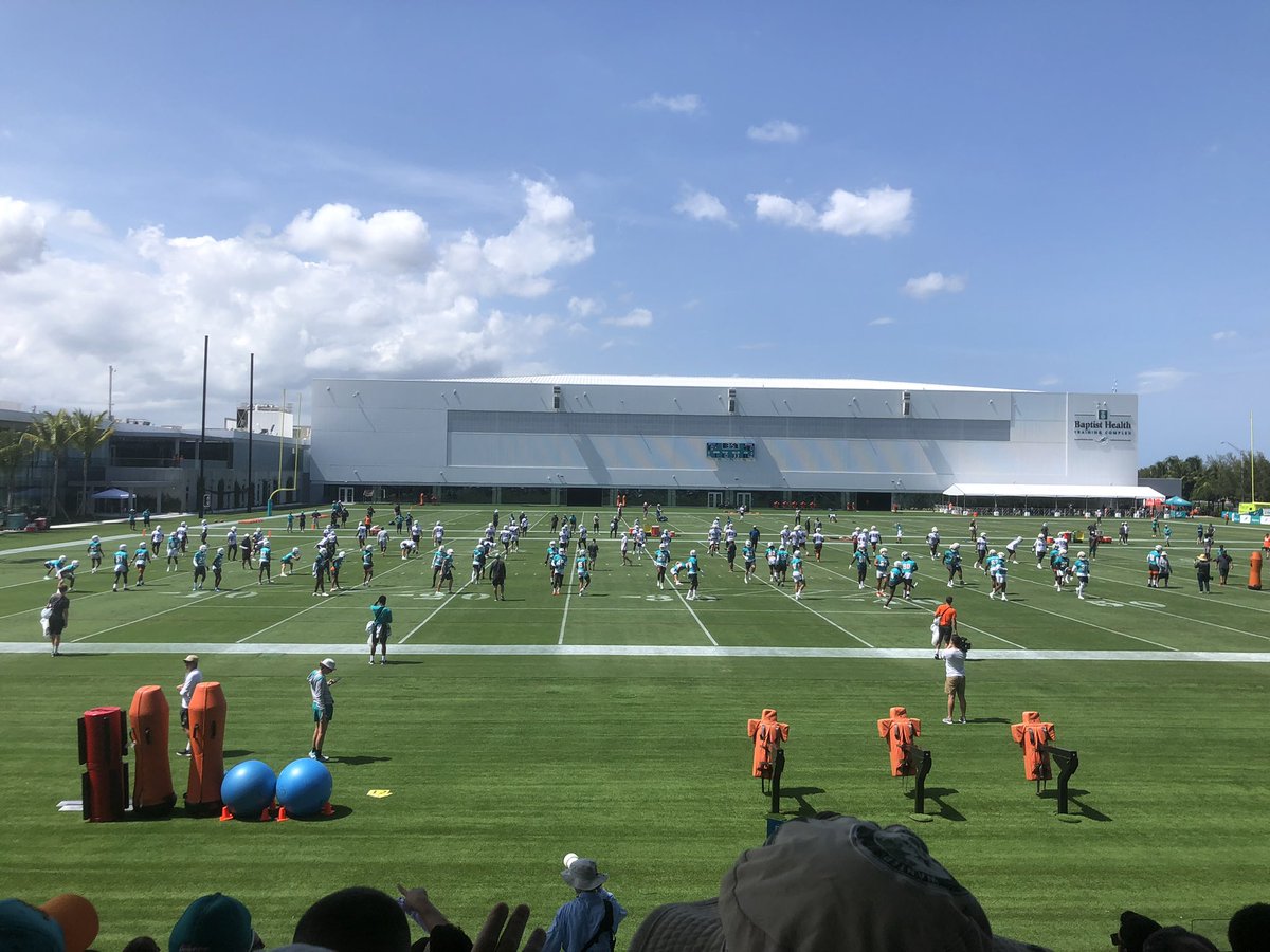 305SportsNative's tweet photo. Nice crowd at @MiamiDolphins training camp. First practice open to the public https://t.co/1dKooEDhx4