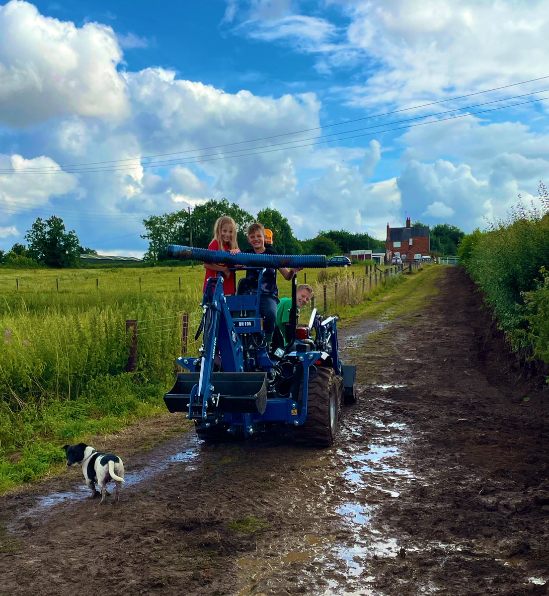 TheBarnHouseUK's tweet photo. 200m of pipes laid and trench finally back filled. Our @SolisTractor got a bit muddy today but the industrial tyres coped well! #TheBarnHouseUK #SelfBuild https://t.co/npdkTz71Hp