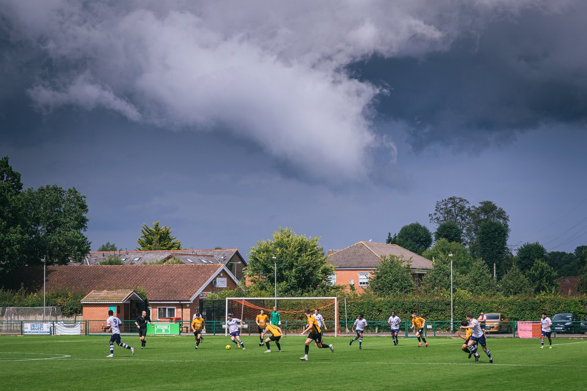 StuartTree's tweet photo. Stormy skies at @ThreeBridgesFC vs @CorinthianCas this afternoon. #cloudking @Scarpenter_67 https://t.co/wMwlXgIO3o