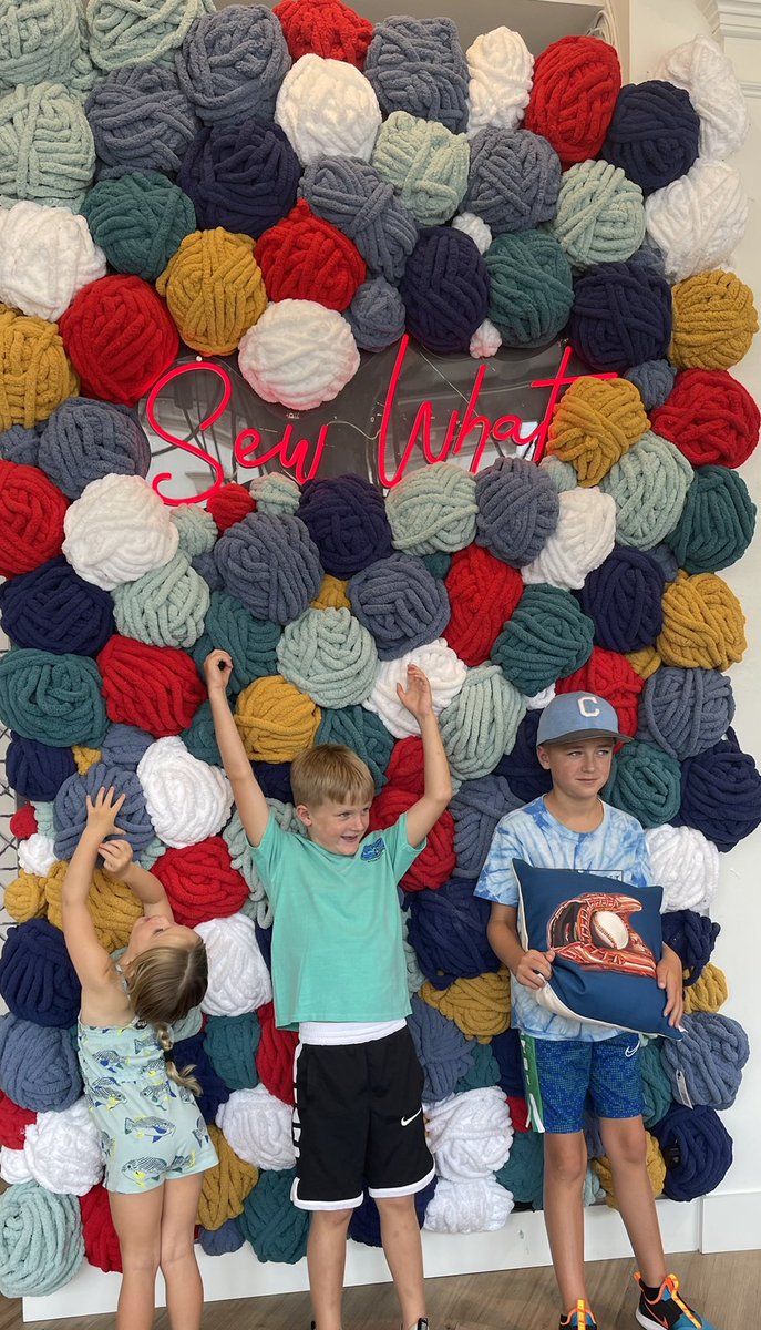 We came, we saw, we didn’t ruin <a href="/C_Conover/">Craig Conover</a> store 🙌🏻