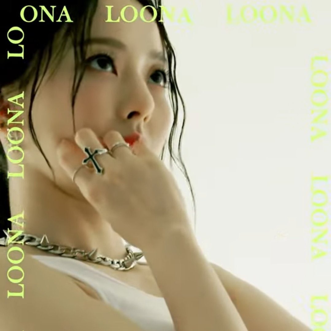 viseulhour's tweet photo. #비비 #VIVI 
@loonatheworld https://t.co/casuHw21o9
