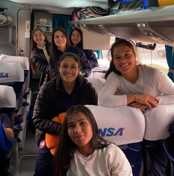 dani_miranda96's tweet photo. [#HiloPy] Quizás no tenga la repercusión que merezca porque se trata de fútbol femenino, pero no quiero dejar pasar la ocasión de contar esta historia de superación.

¿Se acuerdan de Arianne Quinto? 

Había sido operada por un fibroadenoma mamario (izquierdo, tumores benignos). https://t.co/xnJveEQzZ7