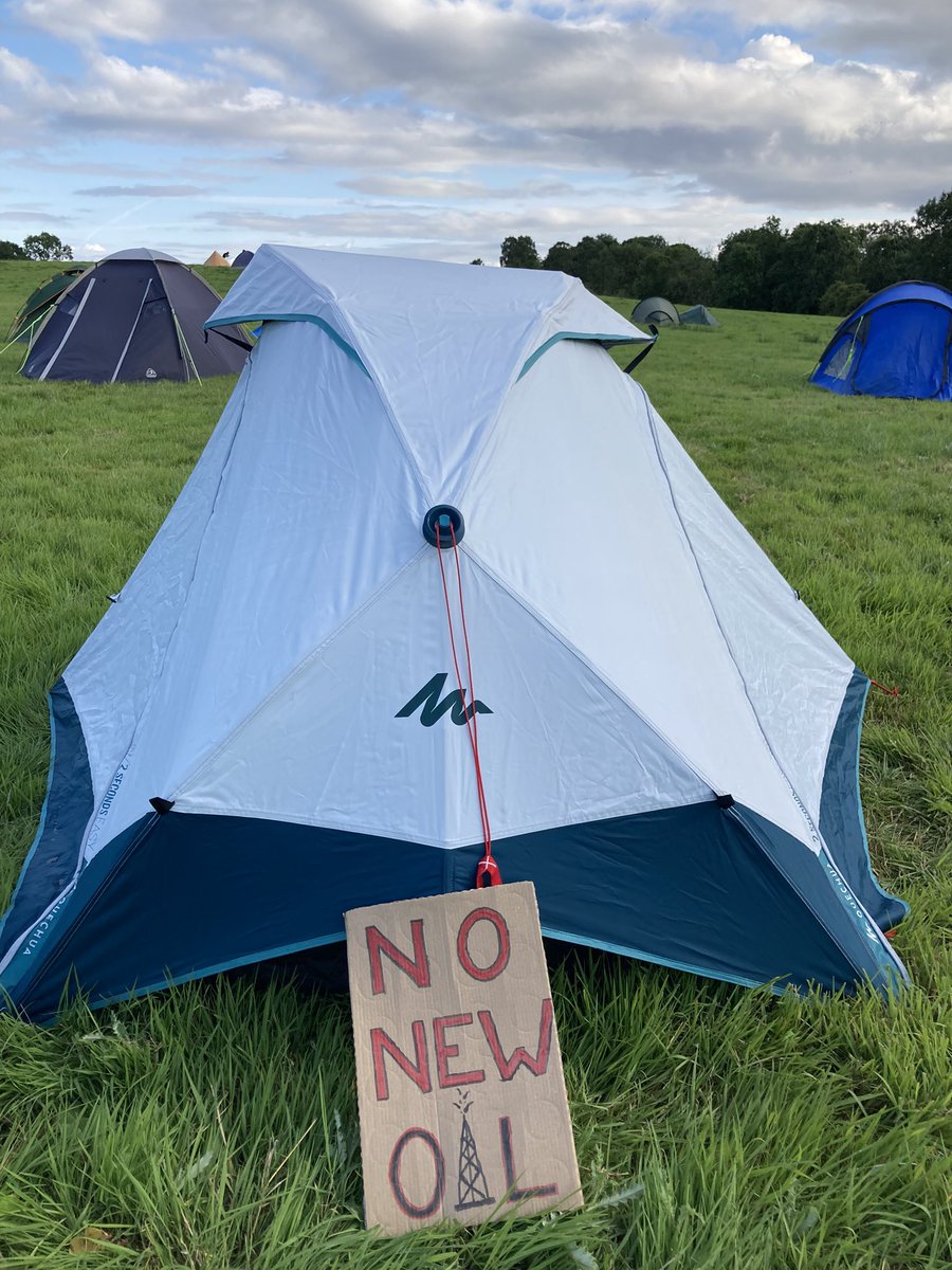 ASLTWScot's tweet photo. Today at #MossmorranActionWeekend 🏴Community & activists came together to learn,mobilise & vision a #FossilFree future. W/shops & plenaries to build a movement to #JustTransition to greener, cleaner industries! #PollutersOutPeopleIn #StopExxon #StopShell #ShutDownMossmorran 🔥🤝 https://t.co/CqQoUrZeHp