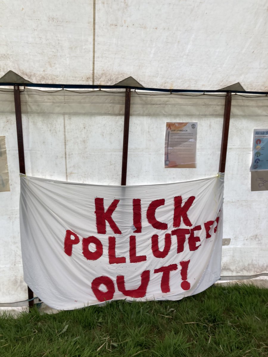 ASLTWScot's tweet photo. Today at #MossmorranActionWeekend 🏴Community & activists came together to learn,mobilise & vision a #FossilFree future. W/shops & plenaries to build a movement to #JustTransition to greener, cleaner industries! #PollutersOutPeopleIn #StopExxon #StopShell #ShutDownMossmorran 🔥🤝 https://t.co/CqQoUrZeHp