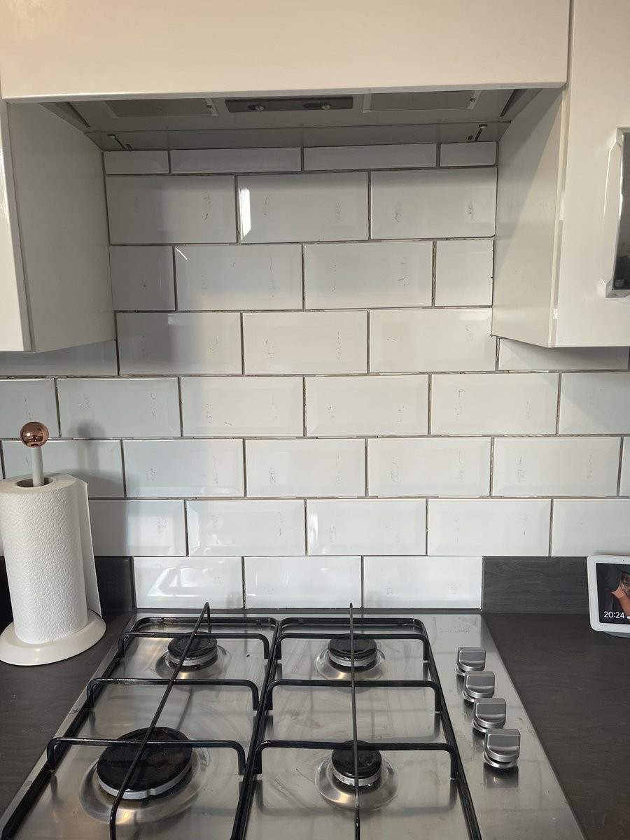 Tommyboy_82's tweet photo. Itβs not perfect but today I finished tiling my kitchen. Never done it before but Iβm actually quite impressed with myself and how itβs turned out. Just need to grout it now! #KitchenTiling #DIY #DoItYourself #HomeDecor #KitchenMakeover https://t.co/X5wCJb3Iwy
