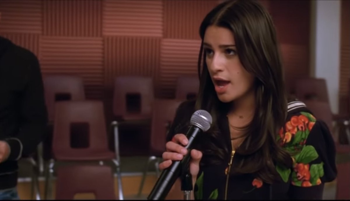 dailygcv's tweet photo. no air (glee cast version)

season 1, episode 7 ‘throwdown’ https://t.co/0Relbs1t5W