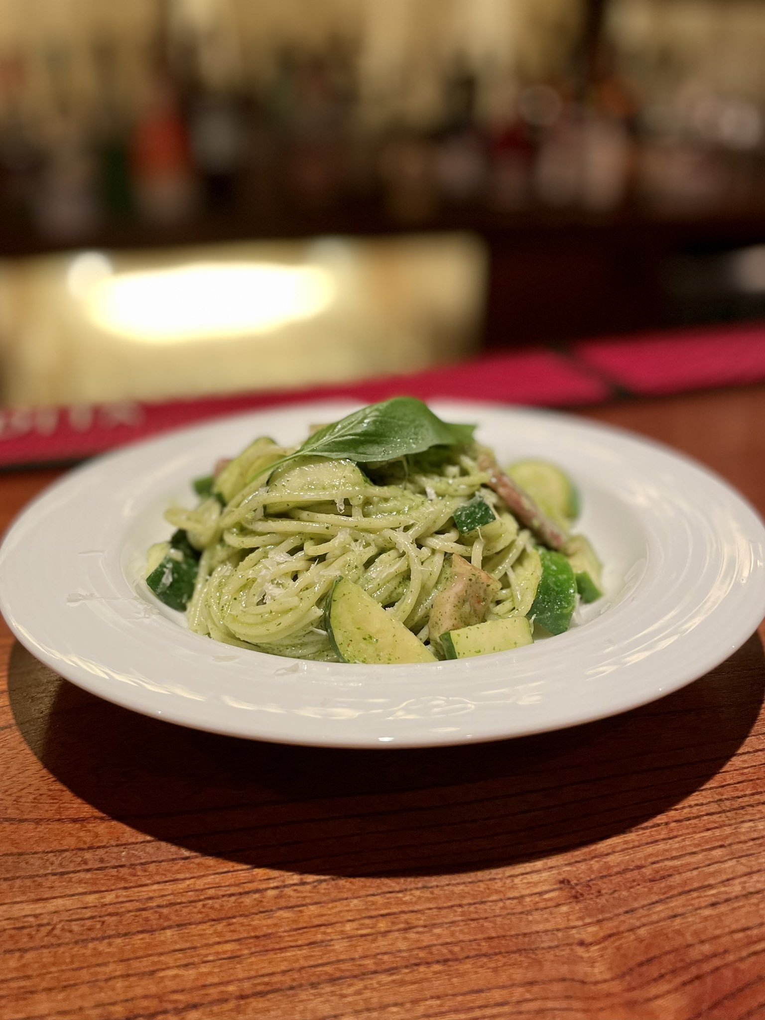 Bar Harry S 下高井戸 ランチパスタ新メニュー フレッシュバジルソースのジェノベーゼパスタ 今回の具材はベーコンとズッキーニにしてますが その日の食材により魚介になったりするかも知れません 夏はバジルの香りが心地いい 下高井戸 Bar