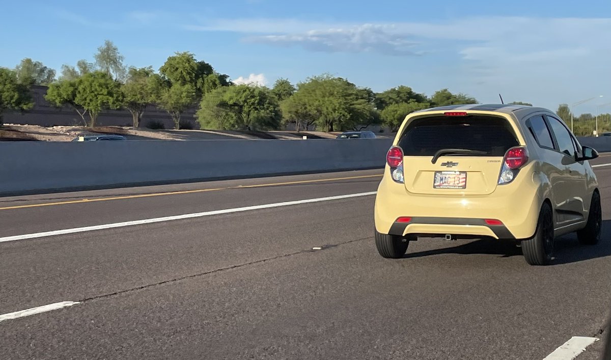 bogoaz5's tweet photo. Could've sworn that the great @StacyBurke just passed me. But it's only a #BabyLemonade #doppleganger https://t.co/gPYHS4w4lh