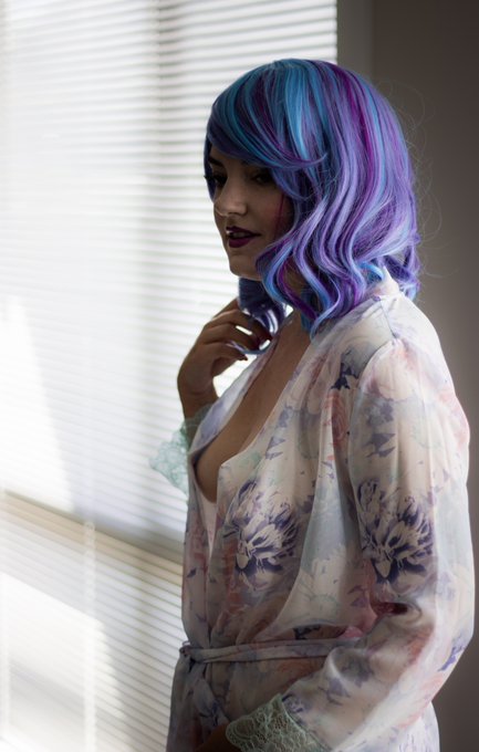 About to slip out of my robe #longweekend https://t.co/go3EBksThD<a href="/tag/longweekend"class="tags">#longweekend</a>