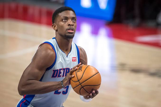detank_pistons's tweet photo. E é oficial. Detroit Pistons anunciou que dispensou Cory Joseph, Deividas Sirvydis e Tyler Cook.

Toda sorte do mundo aos 3 na continuação da carreira. Obrigado a todos pelo trabalho que foi feito por aqui. https://t.co/VZ1vLjssSa