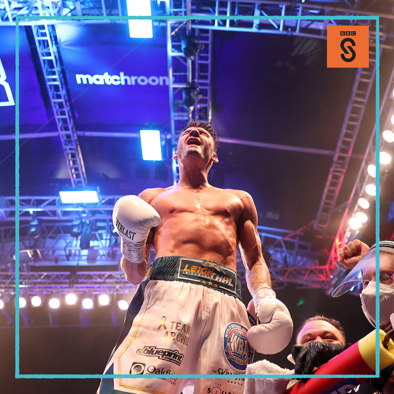 5liveSport's tweet photo. Nottingham stand up. 👏

Leigh Wood becomes the second man from Nottingham to become world champion after @Carl_Froch 🥊👑

#bbcboxing #FightCamp #XuCanWood