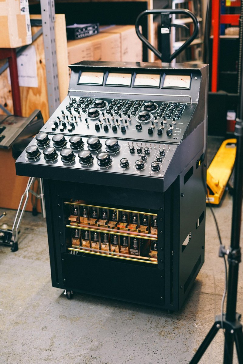 UAudio's tweet photo. #Craftsmanship ๐ ๏ธ This fully restored 1960's #UniversalAudio mixing desk uses all original parts, built to the highest standards we could hope for by @FunkyJunkLtd. Imagine tracking your band through this!
#MixEngineering #MixDesk #StudioRecording #HardwareRestoration https://t.co/irVMfmPt8f