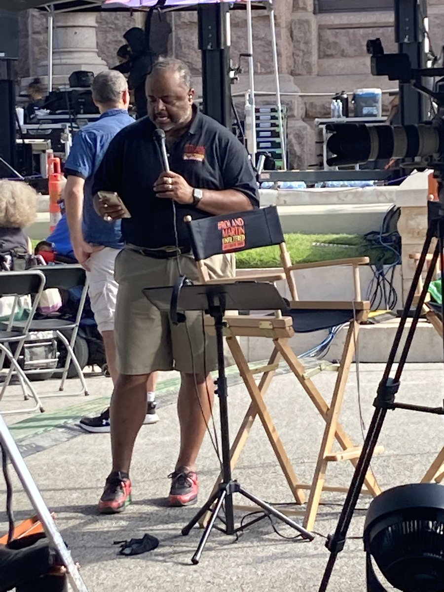 kacrawford8's tweet image. #RolandMartinUnfiltered did a fantastic Job covering #MarchForDemocracy. All 4 days from the Beginning to the end.👍🏾