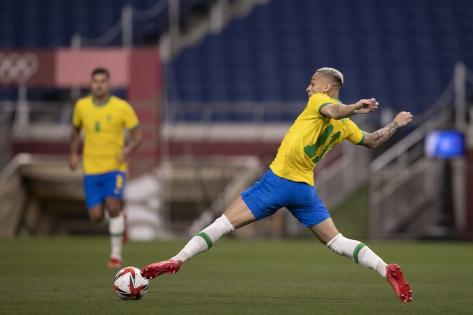 dannysthilld's tweet photo. Brasil vence o Egito por 1 a 0 e garantiu sua vaga às semifinais. 
Brasil x Egito
#JogosOlimpicos #JogosOlimpicosnoSporTV #Olympics #TokyoOlympics2020 #Tokyo2020 #TimeBRA #BRA #OlimpiadasNoSporTV #BrasilDeOuro #SeleçãoOlímpica #Football 

#SabadoDetremuraSDV https://t.co/VlWAf6qnWC