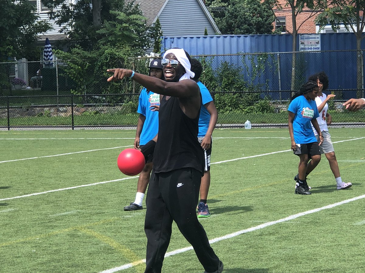 BCEengagement's tweet photo. More from yesterday’s #BPDfieldday @BostonParksDept in Almont Park … both sides ready for a rematch?! #BCE #districtB3 @bostonpolice *see thread for more* https://t.co/J4GoTaE6bj