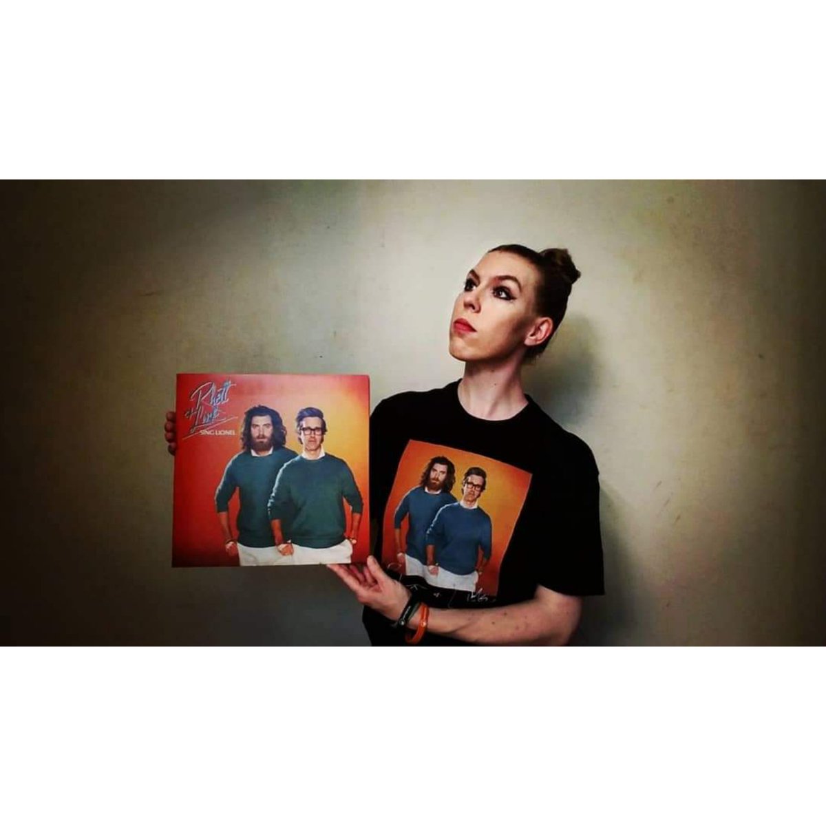 raphaconrad's tweet photo. Since I got the newest collectable, I decided to do an impromptu photoshoot showcasing this incredible vinyl along with the shirt 😊 Love being part of the #mythicalsociety! Thanks @rhettmc @LinkNeal &amp; @mythical!

#Sempercuriosus #GMM #EarBiscuits #mythicalmerch #lionelrichie https://t.co/oyz2V02Rrd