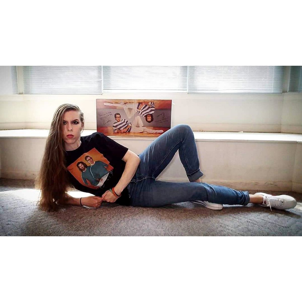 raphaconrad's tweet photo. Since I got the newest collectable, I decided to do an impromptu photoshoot showcasing this incredible vinyl along with the shirt 😊 Love being part of the #mythicalsociety! Thanks @rhettmc @LinkNeal &amp; @mythical!

#Sempercuriosus #GMM #EarBiscuits #mythicalmerch #lionelrichie https://t.co/oyz2V02Rrd