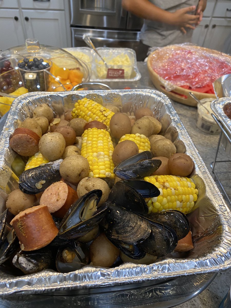 coachbenalbert's tweet photo. The #MasterOfMayhem strikes again! This time the occasion was a family celebration for my little girl’s upcoming entrance into high school.
#NeverTrustASkinnyCook https://t.co/h1PIOmQ8Xk