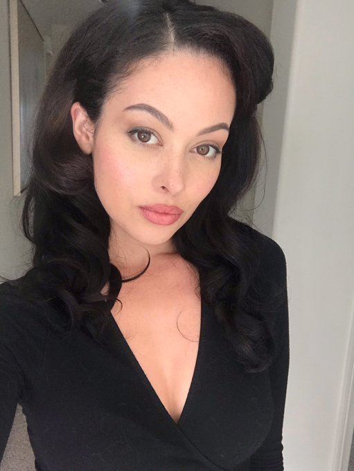 Tried out a 1950&rsquo;s hair style today, old Hollywood style waves are so much fun! https://t.co/g2kzeLY<a href="/tag/maximhot100"class="tags"><span>#maximhot100</span></a>