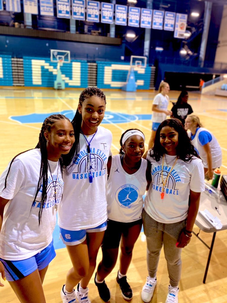 BessKennette's tweet photo. Thank you @uncwbb for hosting an AMAZING camp ! It was such a fun experience 💛 https://t.co/WRKyHdJ3GQ