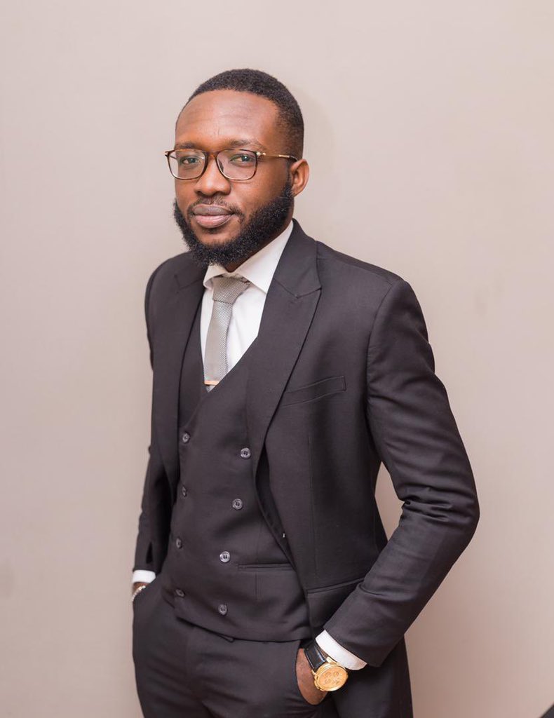 AchimotaSchool's tweet photo. #AchimotaExcellence 🎹 

Achimotan Martinson K.Y. Bediako. First Class Honors.  @univofgh LLB. 

Aspiration: To be an outstanding and impactful practitioner and academic.

Motivation: My family. Consistent affirmations that I can do anything I put my mind to.

Ayekoo Akora 🔥 https://t.co/RVpe5Q9vi6