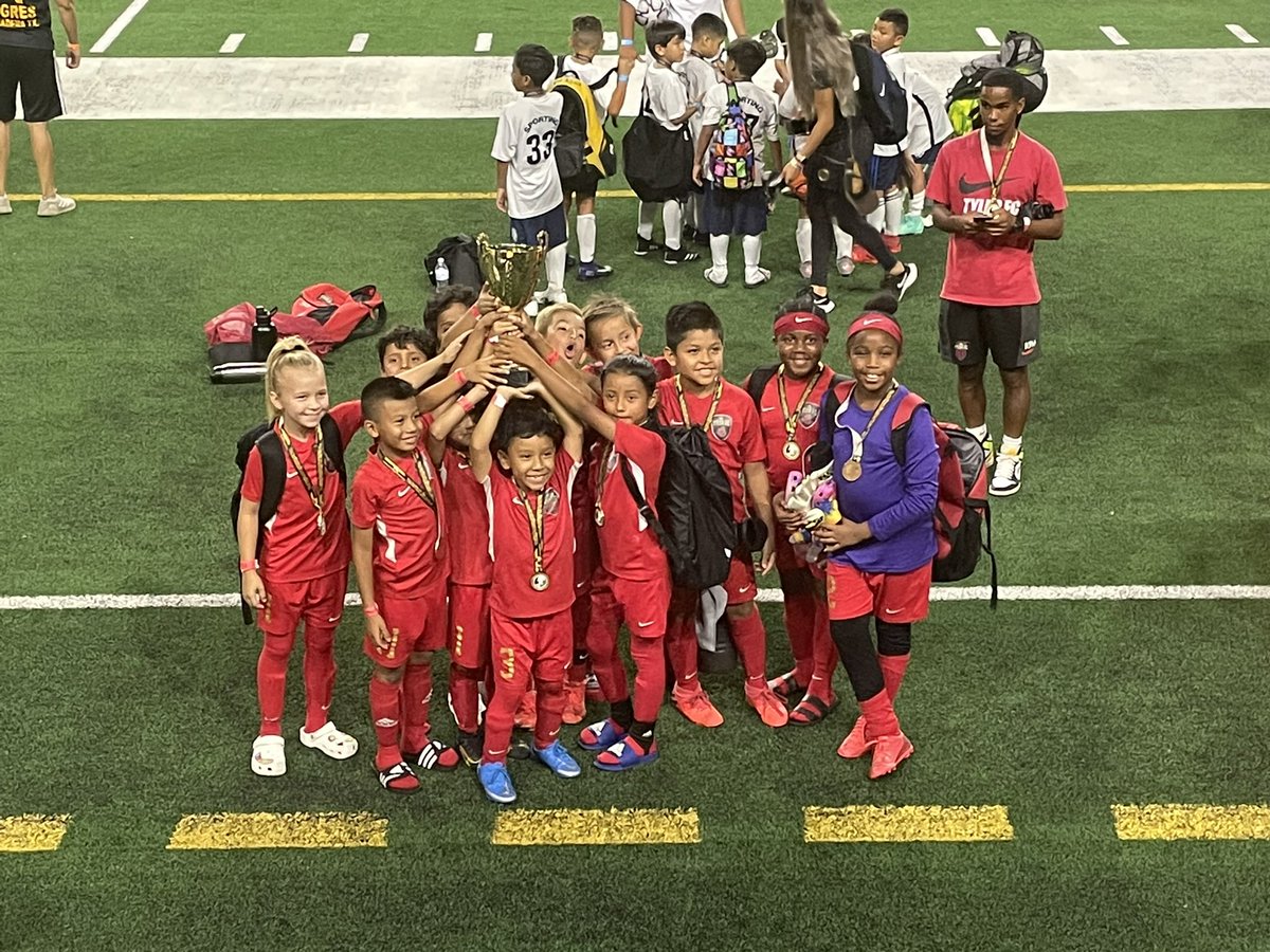 MarkMartin903's tweet photo. Champs! 🥇#TylerFC https://t.co/pO4eb7mjNu