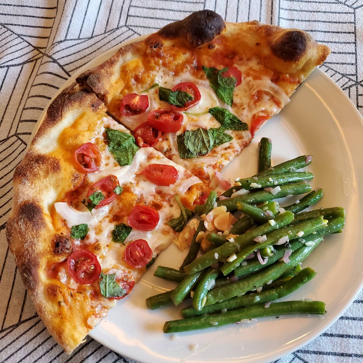 venkmaniac's tweet photo. The #pizza making has been sporadic in the last couple of weeks because life happens, but I made this #coldfermented bad boy and now I'm ready to settle in for movie night on Discord with @yhspodcast and @yhspatreon! π. https://t.co/TC82wZ9pOW