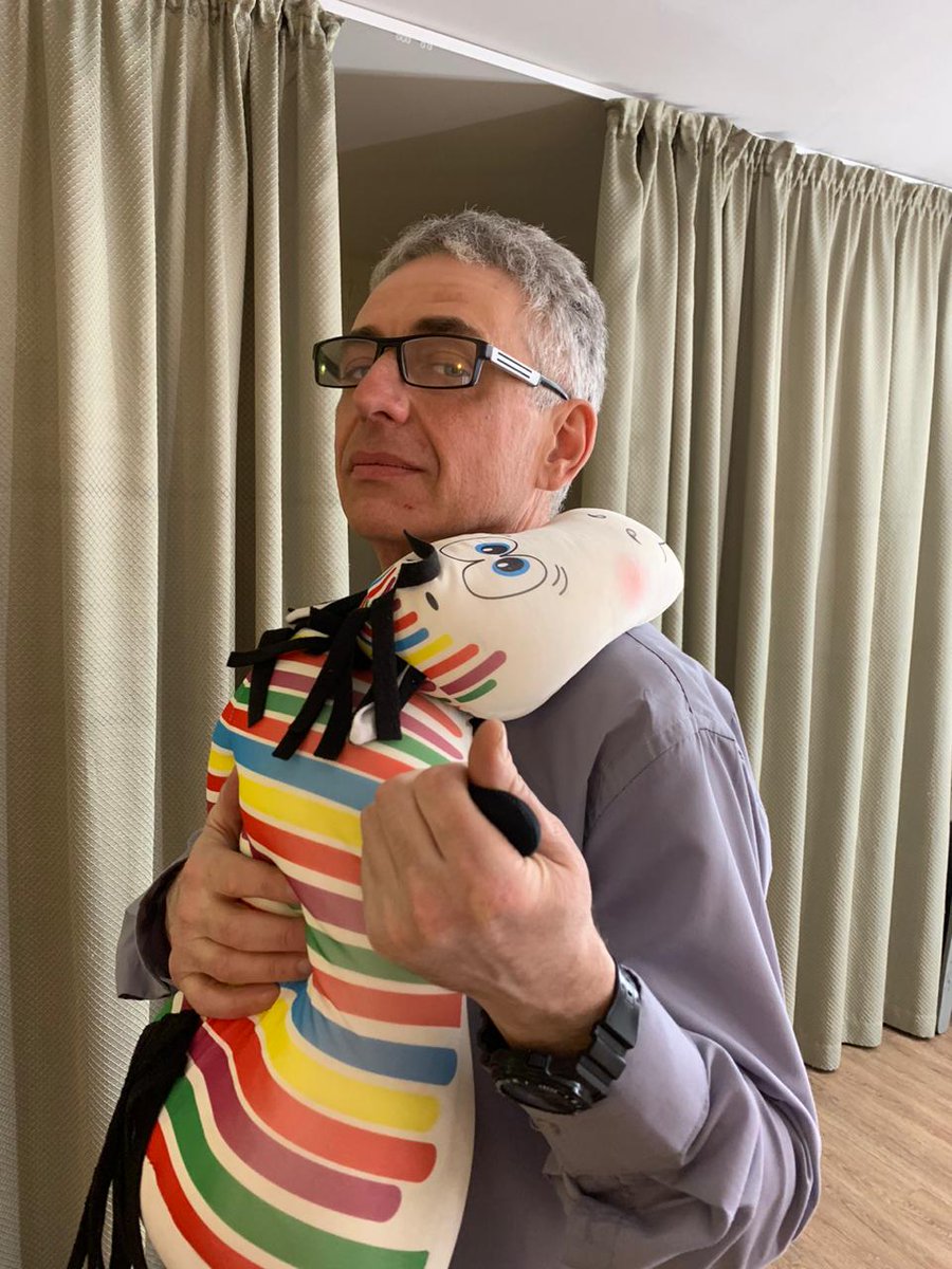 irhen_leon's tweet photo. На занятиях танго:
– Вы выдоёте партнёров?
– Нет, просто показываем.
– Красивое. https://t.co/wnkd6o6Lwb